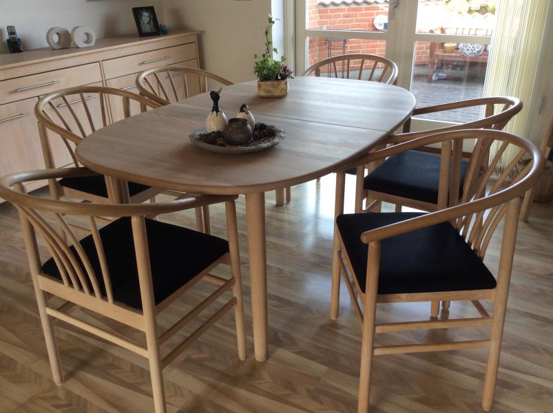 Billige stole til spisebord. cheap affordable rundt hvidt bord med ... Spisebord og stole
