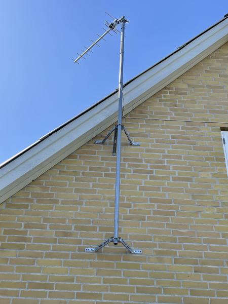 UHF TV-Antenne og mast